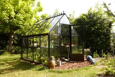 Euro-Rustiq (on wall)